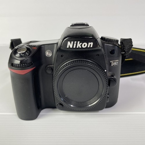 Nikon D80 Digital SLR 10.2mp Camera Body Battery Charger Shutter Count 25k - Picture 2 of 15