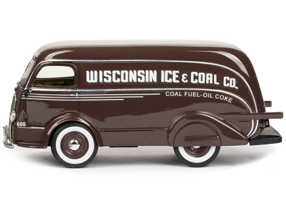 Miniature Esval 1/43 - Camion International D-300 Wisconsin Ice Co - NEUF