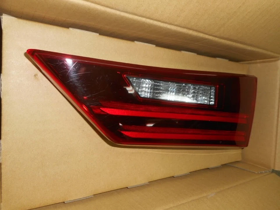 Toyota OEM LENTE Y CUERPO, LUZ TRASERA, RH 81581-53141 para LEXUS IS2###/3### Foto 4 de 4