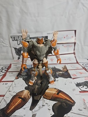 Transformers Generations Deluxe Class Figure: Rattrap Thrilling 30