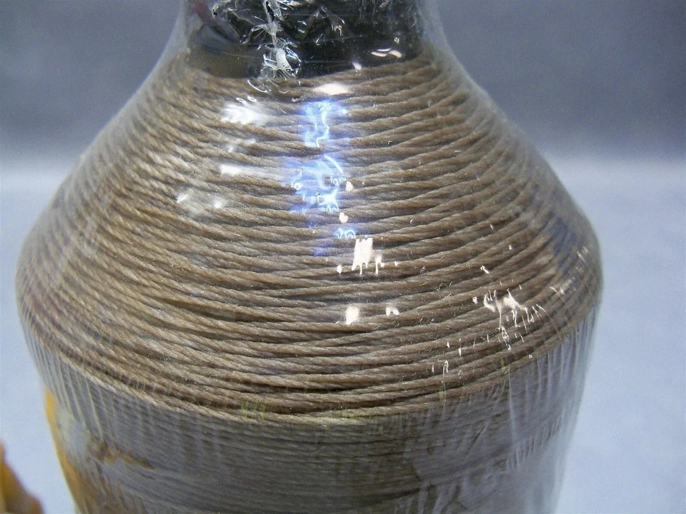 Coats Bonded Nylon Sewing Thread T-270 Sand 16oz Spools Lot of 2 - Image 3 of 4