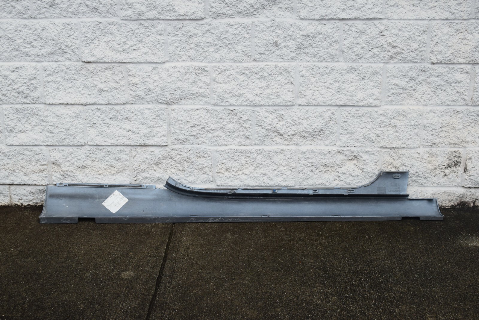 2006-2010 BENTLEY GT ROCKER MOLDING LEFT DRIVER OEM