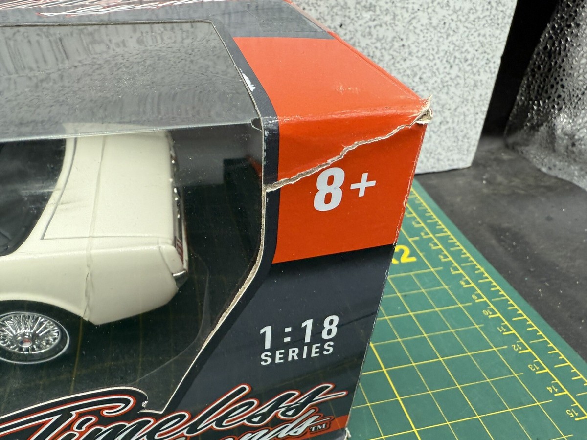 MOTORMAX 1:18 1964 1/2 FORD MUSTANG VERT DIECAST CAR WHITE