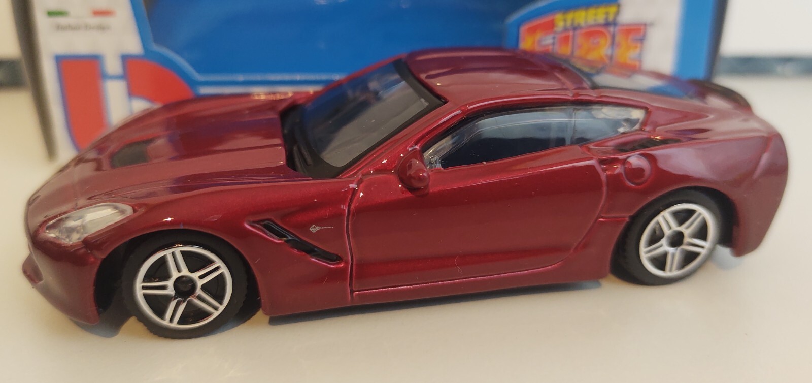 Burago - 2014 CHEVROLET CORVETTE STINGRAY (Red) - 'Street Fire' Model Scale 1:43
