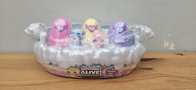 HATCHIMALS Alive, Spring Basket 6 Mini Figuren, 3 selbstbrütende Eier,