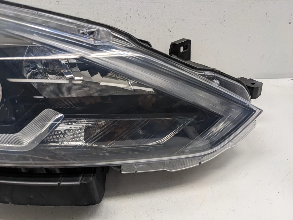 Передняя фара правосторонняя светодиодная для Nissan Sentra 2016 - 2019 Z2 - Изображение 3 из 4