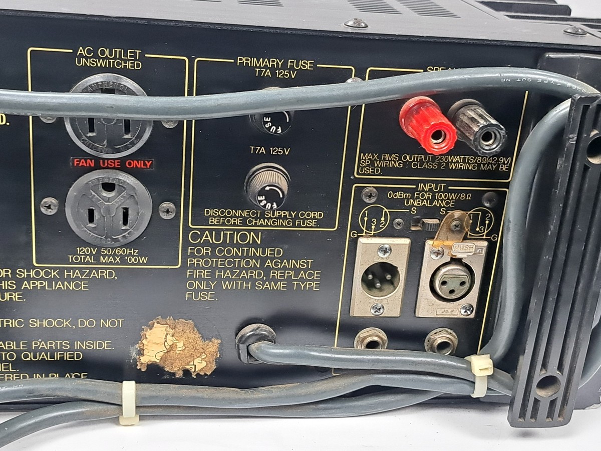 Yamaha P-2200 Vintage Professional Series Stereo Power Amplifier