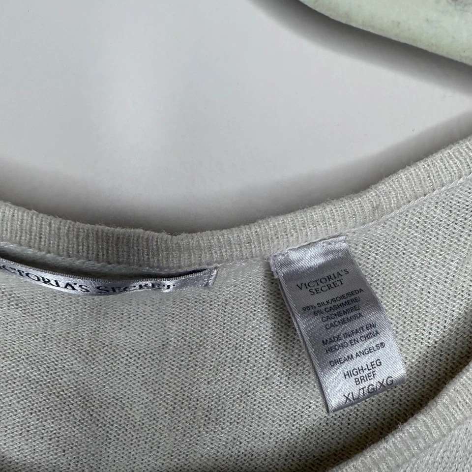 Suéter para mujer Victoria's Secret ángulo VS beige 95 % seda adornado talla XL Foto 4 de 4