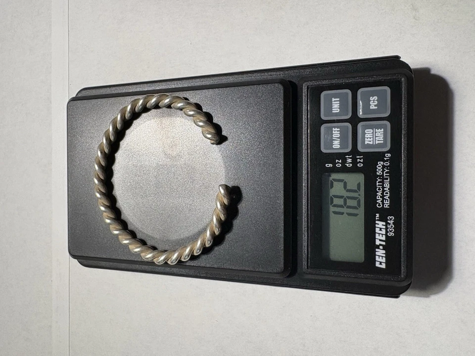 Pulsera Girada Auténtica Plata de Ley 925 - Pequeña 18.2g Elegante y Elegante Foto 3 de 3