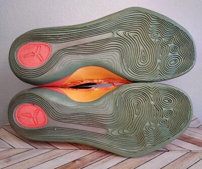 Nike Kobe Bright Peach Mango Orange 646701 Men's Size 8.5 Sneakers