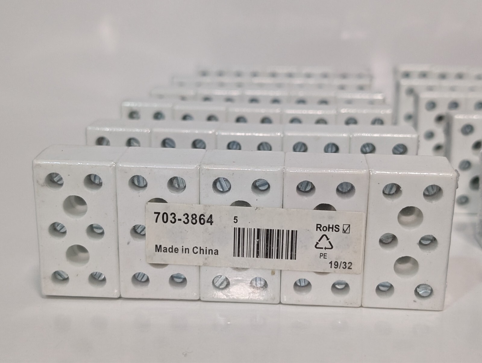 Pack of 5 RS PRO 703-3864 Non-Fused Terminal Blocks, 3-Way, 76A, 6 AWG Wire, Scr