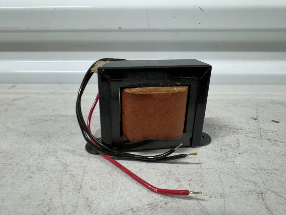 Triad N-IX Stepdown Autoformer 230V. to 115 V. 150V.A 50Watt - Image 4 of 4