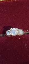 Beautiful 14k white gold 1940s vintage diamond engagement ring. Size 4/5