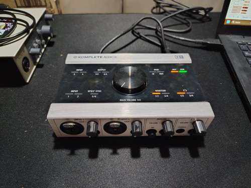 Native Instruments KOMPLETE AUDIO 6 Digital Recording Interface- Tested- Working