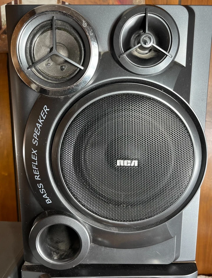 RCA 5 CD/Disk MP3 AM/FM Stereo System Model RS2652C - Works Great - LOUD - Image 3 of 4