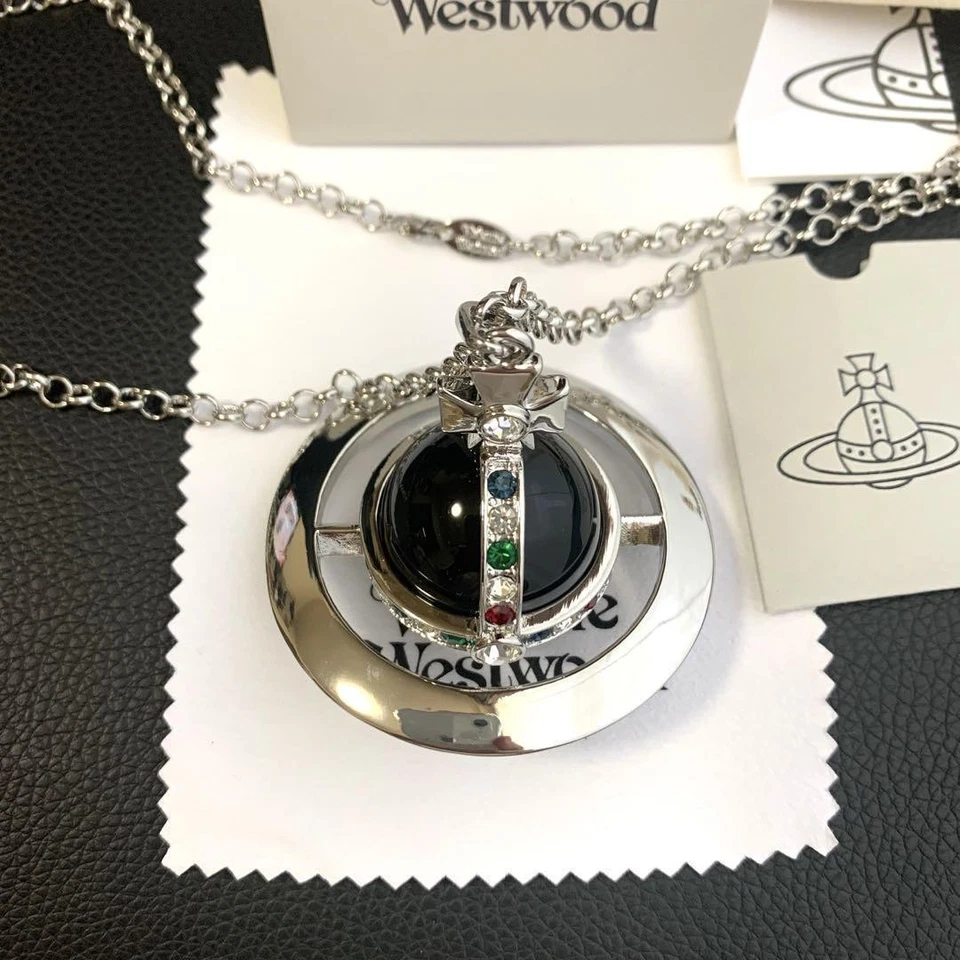 Collar Vivienne Westwood Orbe Negro Plata 4 x 4 cm N59679 - Imagen 4 de 4