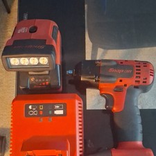 Snap-on 18v Cordless Impact Wrench Redblack W Battery Charger