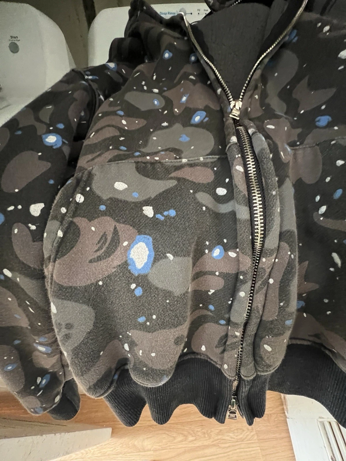 A Bathing Ape Bape Shark Camo Jacket Black Size SML Full zip Nice!! - product detail image 13