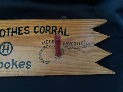 HOPALONG CASSIDY, HOPPY’S BUNKHOUSE CLOTHES CORAL, circa 1950 Wood Wall Hanger - Picture 3 of 18