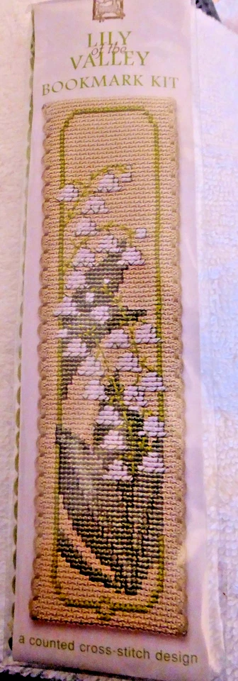Kreuzstich Stickpackung Lesezeichen Textile Heritage Maiglöckchen - Bild 1 von 3