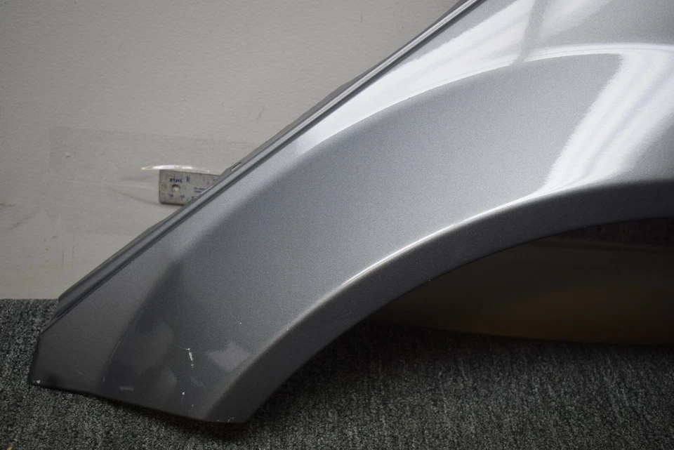 Guardabarros lado izquierdo Mercedes Benz C250 2012-2014 OEM de fábrica Foto 2 de 4