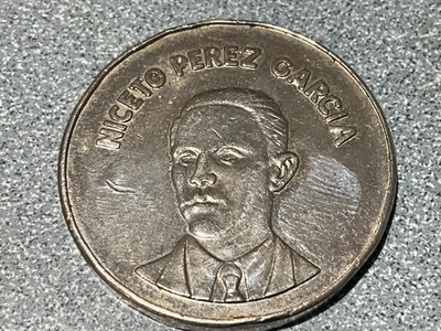 VINTAGE RISQUE HEADS / TAILS TOKEN Comic-Coin CHICKENS GET LAID (2D)
