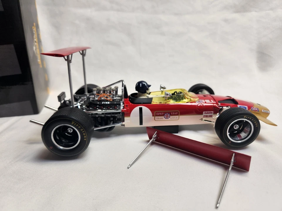 COMO NUEVO Exoto Grand Prix Classics Lotus Ford Tipo 49B, #1 Graham Hill, 1:18 Nuevo en caja Foto 3 de 4