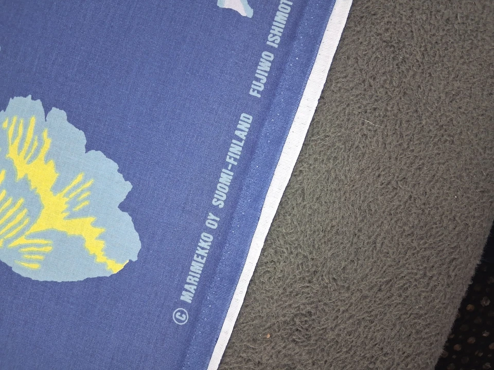 Tela Vintage Marimekko Suitsuke Fujiwo Ishimoto 1997 Floral Finlandia Diseñador T Foto 2 de 4