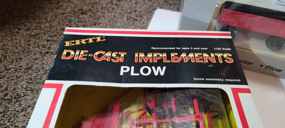 Vintage 1/32 Ertl Case IH/International Harvester 5 Piece Set Plow And Disc - Image 4 of 4