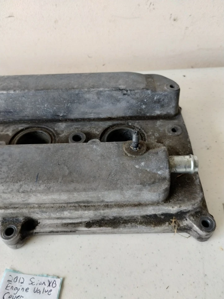 Conjunto de cubierta de válvula de motor Scion xB 2012 OEM, usado (A Foto 4 de 4