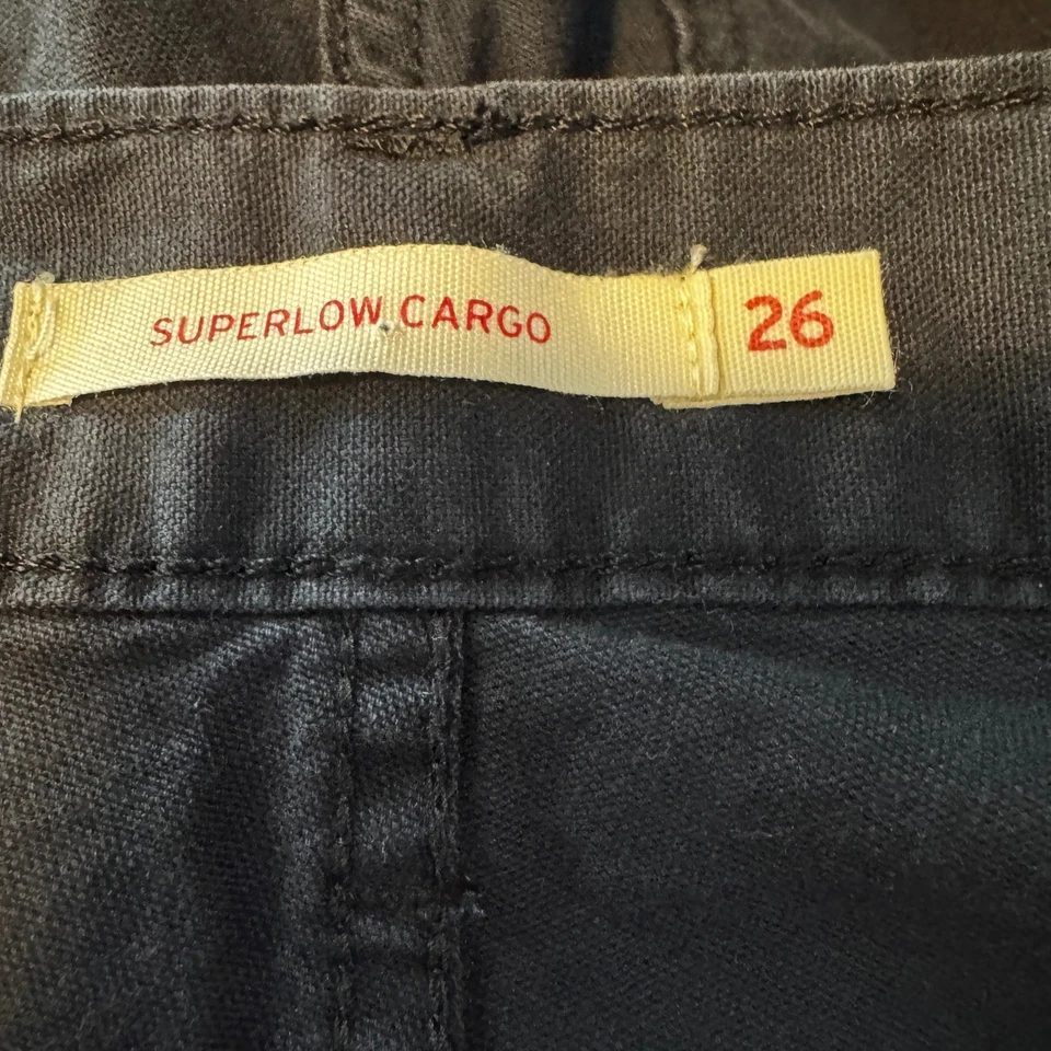 LEVI’S Superlow Baggy Cargo Pants Women's 26 Black Utility Streetwear Y2K Style - Image 3 of 4