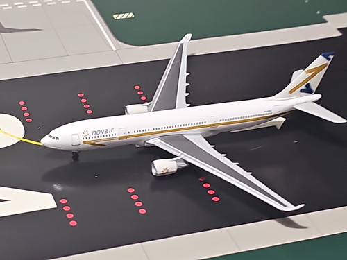 Novair Airlines Airbus A330-200 by Herpa Wings, Diecast 1/500 scale