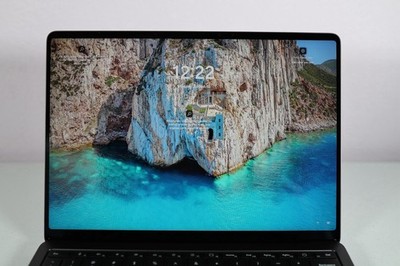 Microsoft Surface Laptop 7 13.8  Snapdragon X Plus 32GB RAM 1TB SSD Windows 11