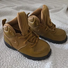 Nike Manoa Toddler Size 5C Brown High Top Boots Wheat Curry Gold BQ5374-700 NEW