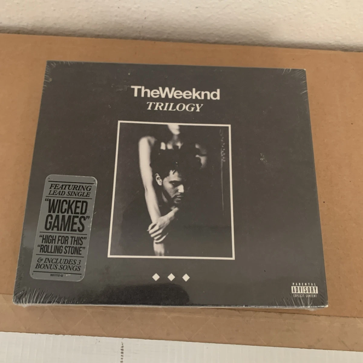 THE WEEKND ザ　ウィークエンド　Trilogy 3枚組み　CD TRILOGY／ザ・ウィークエンド／3枚組／輸入盤 - メルカリ