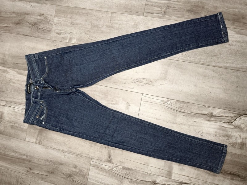 Size 7 Skinny Jeans