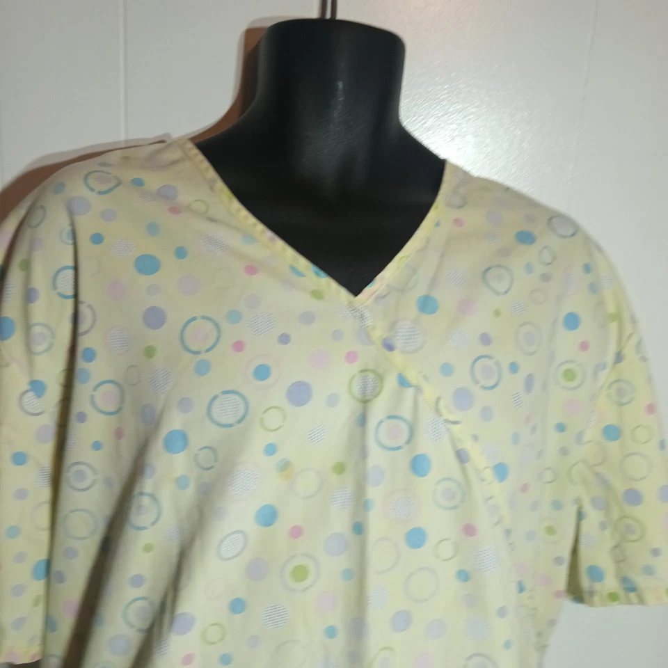 Simply Basic Scrub Top Yellow Abstract Circles Women's Size 3XL XXXL - Image 3 of 4