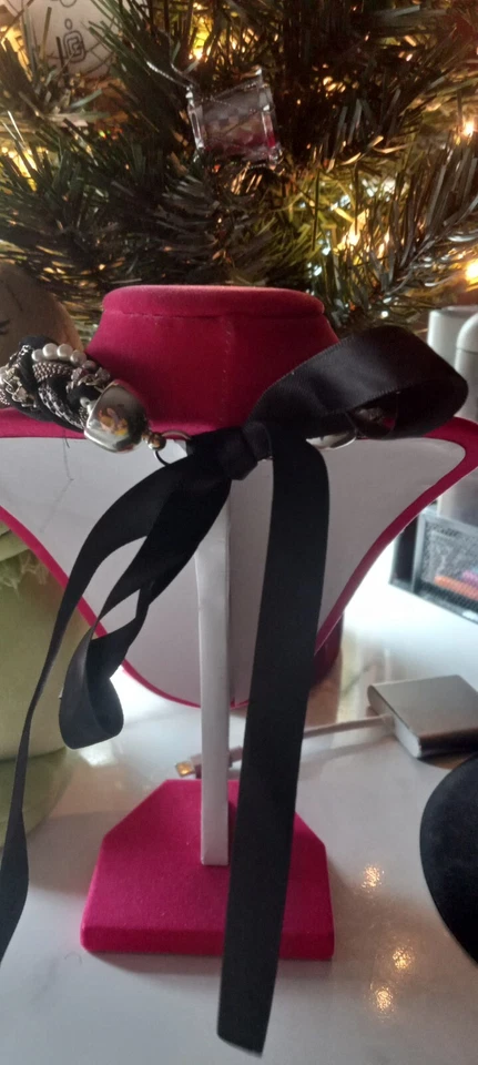 Gargantilla negra collar ajustable con perlas de imitación, circonitas cúbicas, cadenas y negro Foto 4 de 4