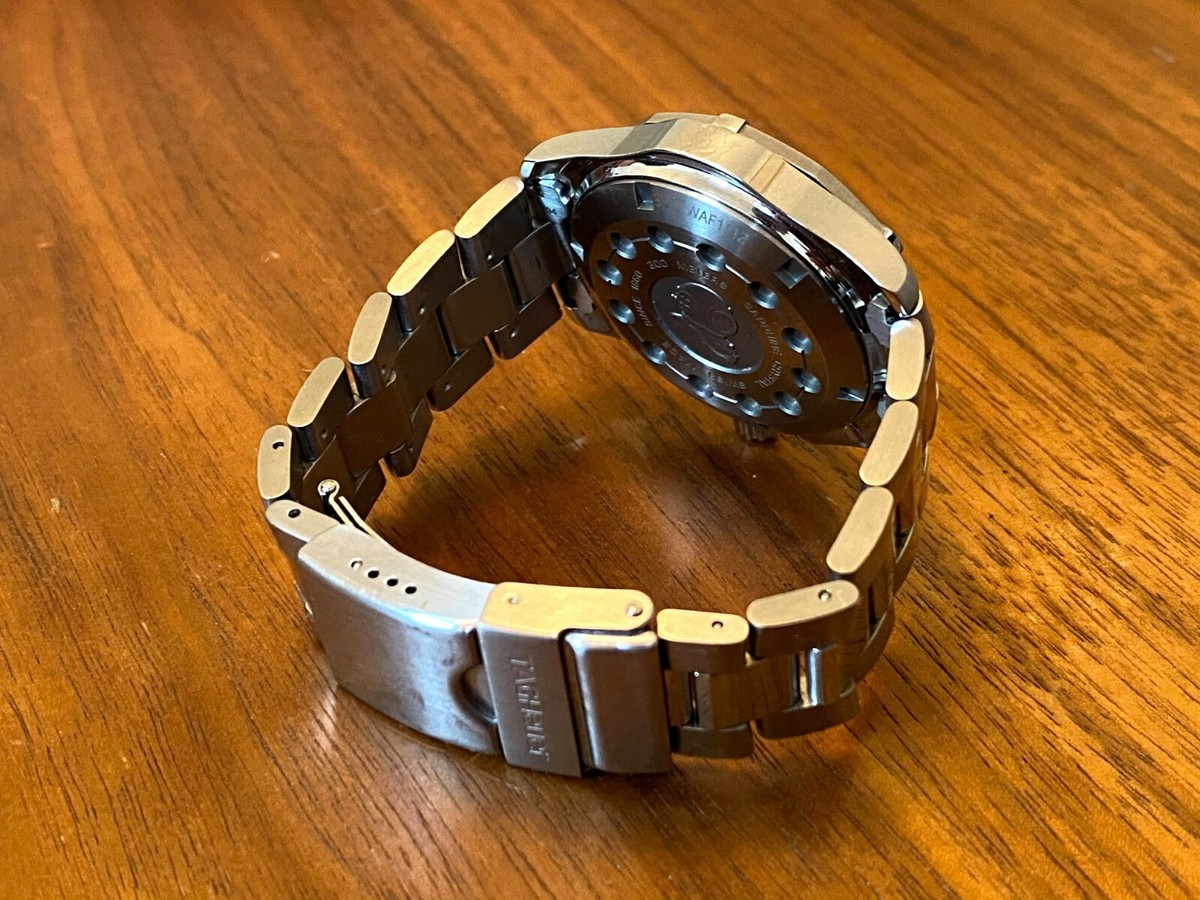 TAG Heuer Aquaracer Alarm 300m Mens Watch WAF111Z Black Dial TAG Heuer Aquaracer Alarm 300m Mens Watch WAF111Z Black Dial