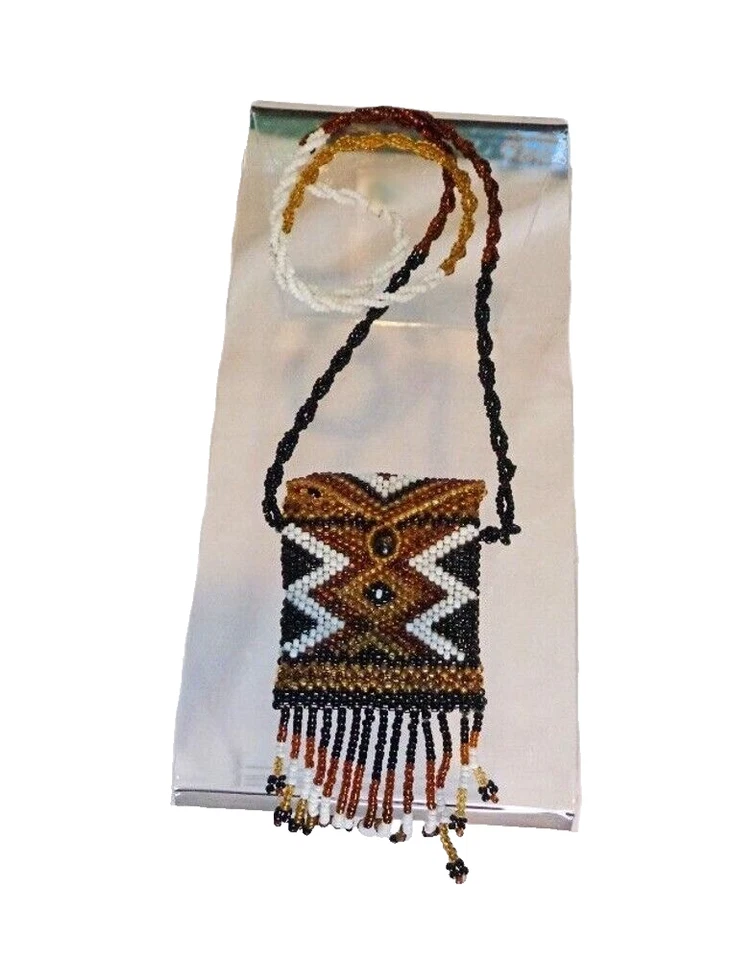 Collar amuleto de cuentas de semillas - Joyería de cuentas de semillas - Cartera de cuentas de semillas - Lindo mini bolso Foto 4 de 4