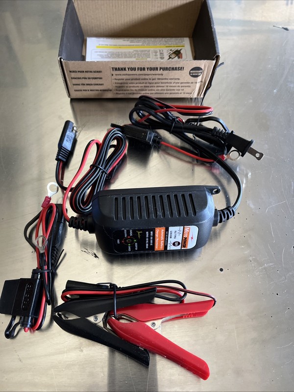 Motopower Automatic Junior Battery Maintainer 800  MP00205A 12v