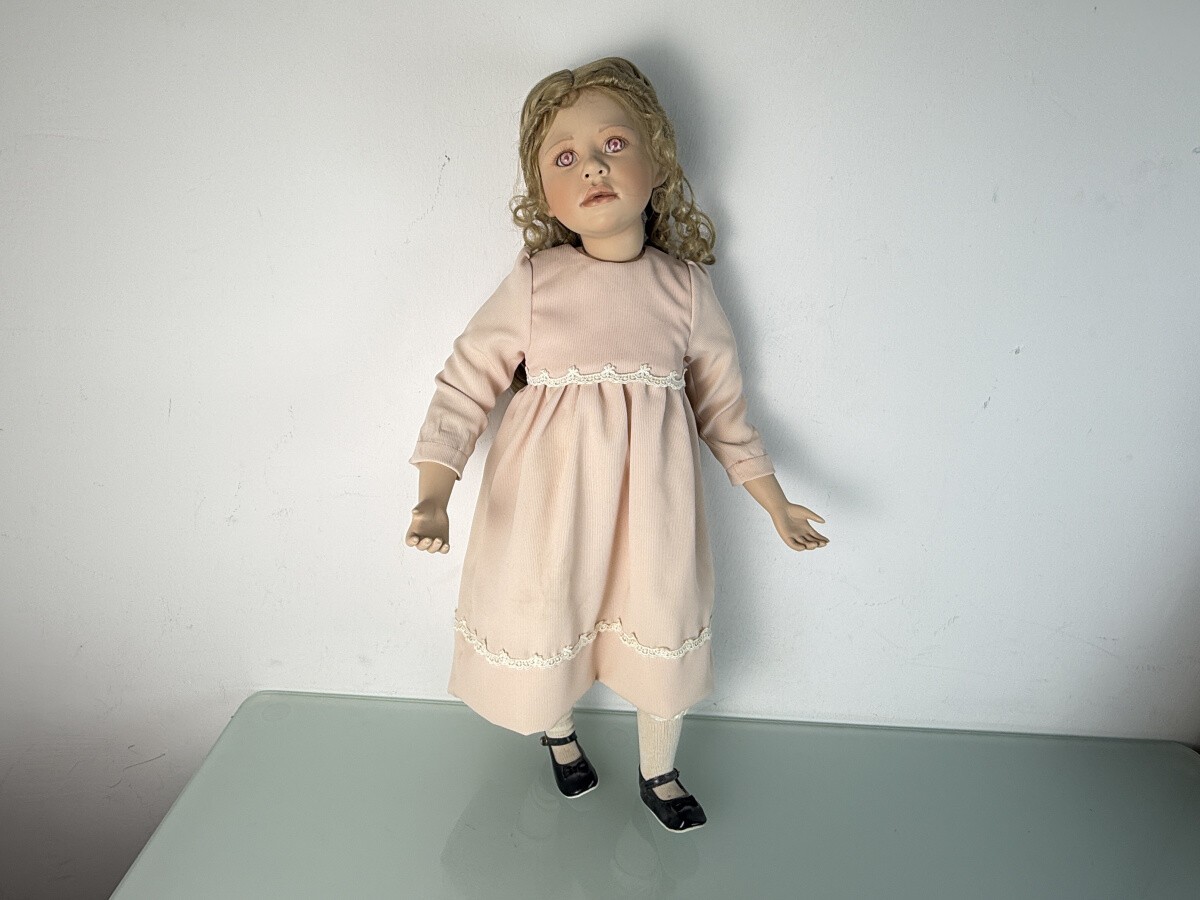 Muñeca artista coleccionista niña Christine Orange muñeca de porcelana 70 cm....