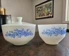 Vintage Federal Heat Proof Milk Glass 2.5qt And 1qt Bowls With 1 Lid Blue Roses