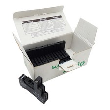 8x Schneider Electric / Telemecanique RSZE1S35M 12A 250V Relay Socket -Unused-