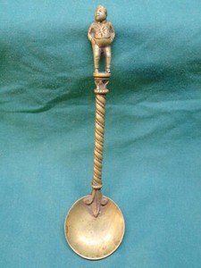 Old English Dickens Character Brass Tea Caddy Spoon c 1911