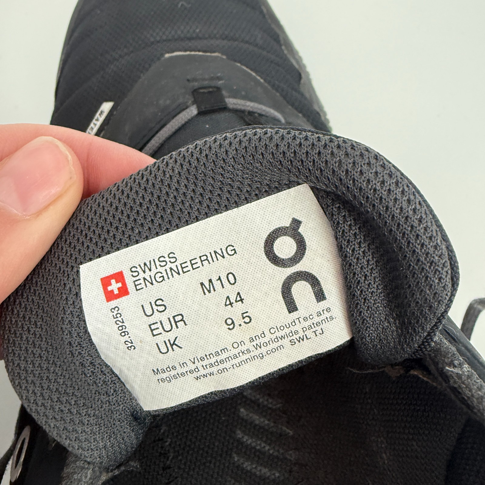 On Cloud Cloudventure Waterproof Black Running Tr… - image 12