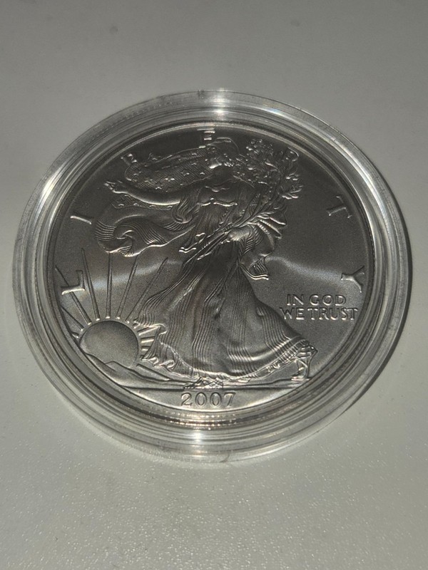 2007 -W BU American Eagle 1 oz .999 Fine Silver Dollar Beautiful Coin Mint Box R