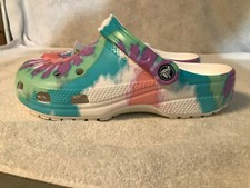 WOMEN'S Crocs Classic Tie Dye Graphic clog Fresco/Multi roomy fit 205453-6SN