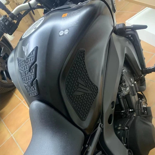 For YAMAHA MT07 MT-07 2021-2024 Black Rubber Side Fuel Tank Pad Sticker - Picture 7 of 9