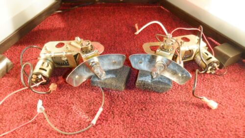 COMPLETE SET OF 2 FEDERAL SIGNAL CORNER ASSEM • 12 VDC- FITS FEDERAL SIGNAL BARS - Picture 2 of 6